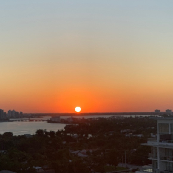 Meet your Posher, Aliana - Picture 1 of 1